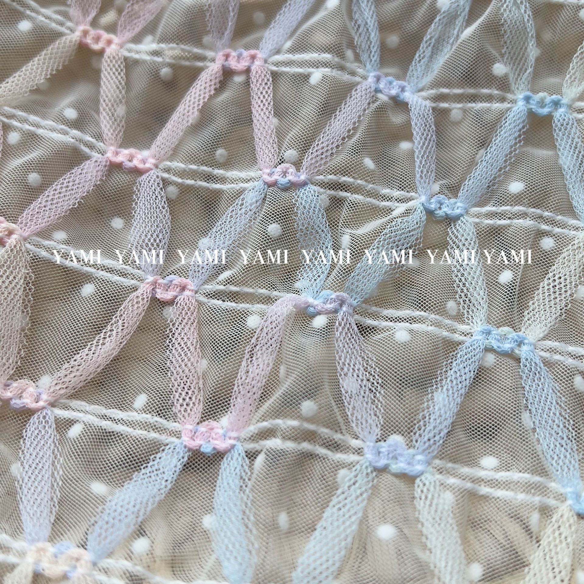 Calidad ultra suave tela de malla flocado punto brillante gancho bordado color diamante encaje tela de mesa ropa infantil