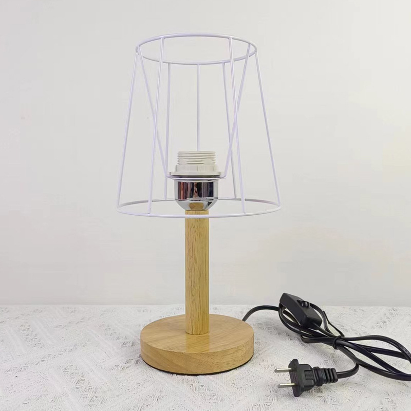 Xianfan transfronteriza ebay múltiple lámpara de mesa opcional accesorios base de hierro de plástico con interruptor de botón de alambre marco de hierro estilo europeo