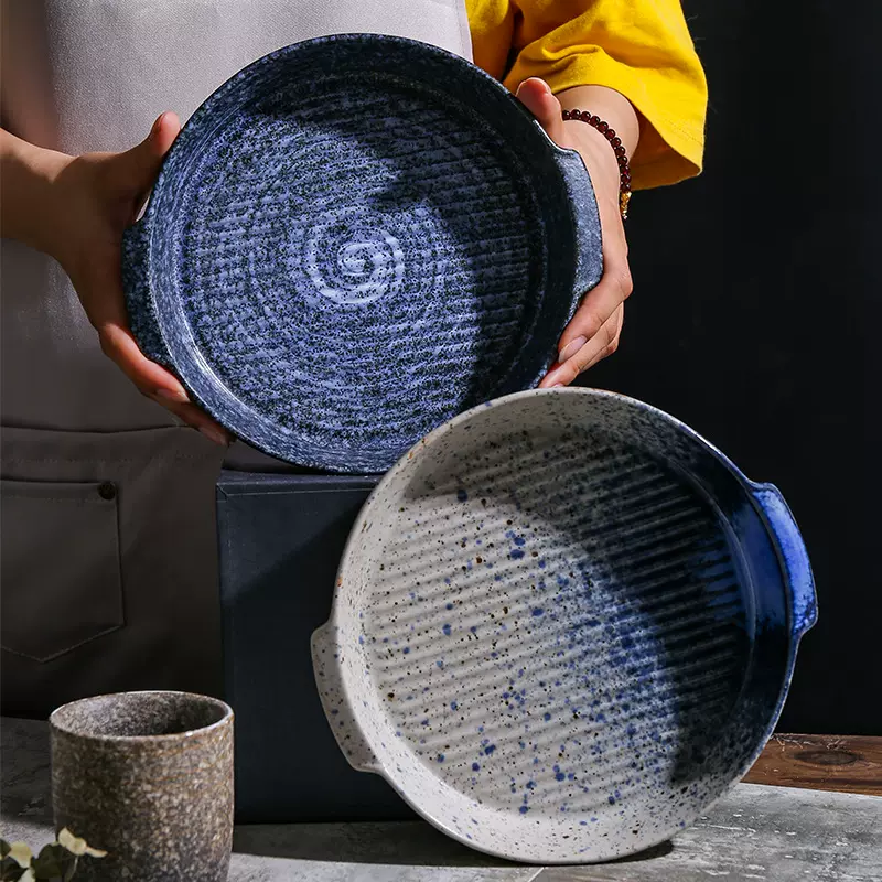 【定制款】日式双耳汤锅复古圆形双耳烤盘带把手西餐牛排餐盘批发