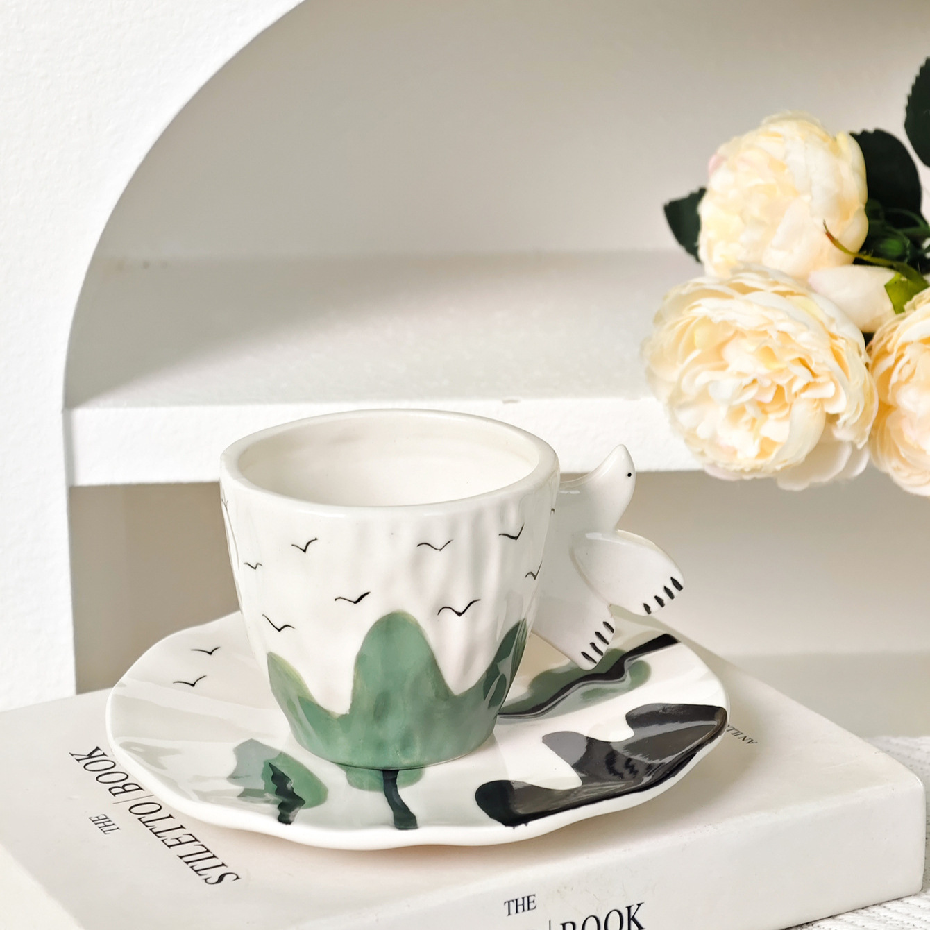 陶瓷杯碟创意复古风新品小众鸽子手绘山间大雁家用陶瓷咖啡杯碟