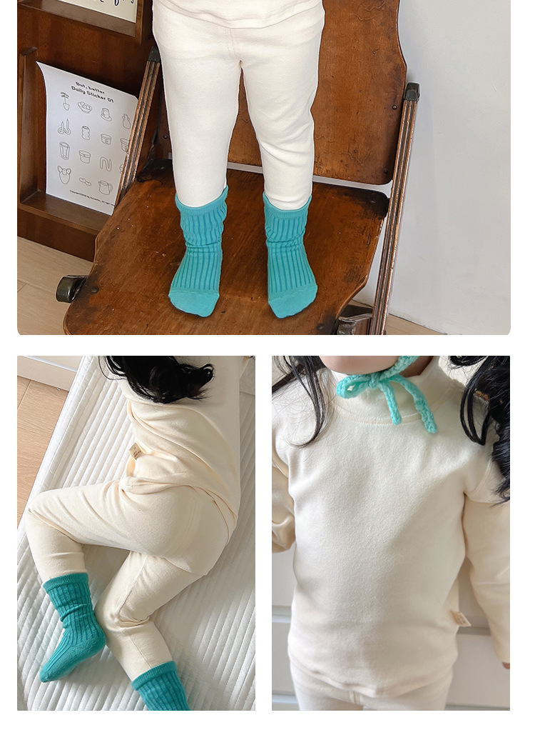 米黄色半高领套装_04