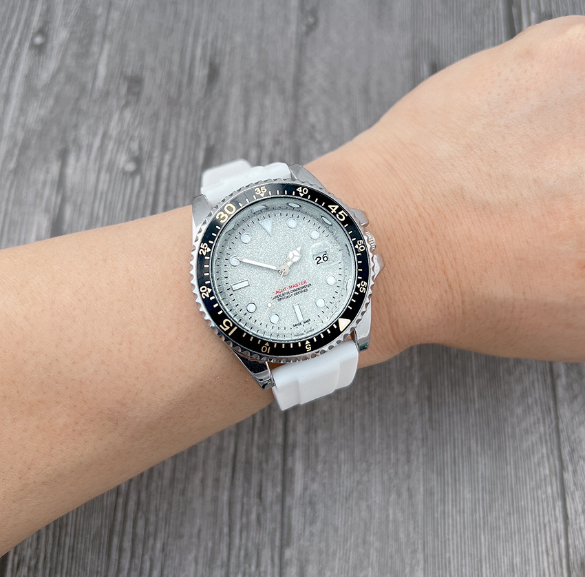 60g Weight Ordinary Glass Mirror Material Silica Gel Strap Material Watch Classification Pointer Display Type Buckle Buckle Style Round Dial Shape Casual Occasion Quartz Movement Solid Color Pattern All Seasons Season Unisex Gender Sport Style Style Sport Style Solid Color Buckle Quartz Watch 9