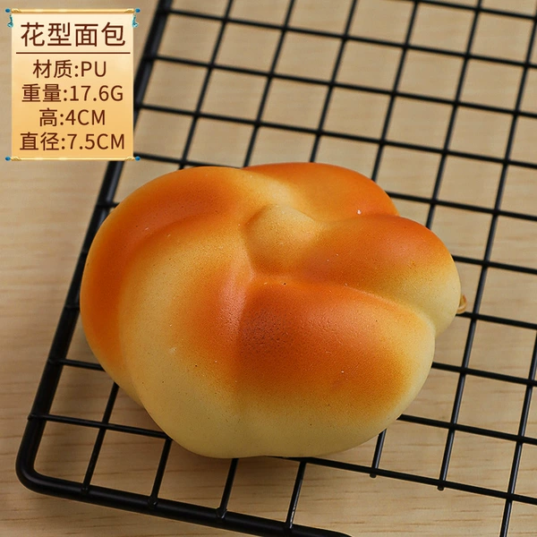 Flower -shaped bread