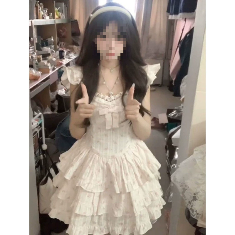 2025 Французское сладкое цветочное платье с квадратным вырезом и бантом для женщин, новый летний корейский стиль, стройнящее элегантное пышное платье.