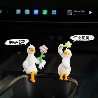Car ornaments: creative big white goose