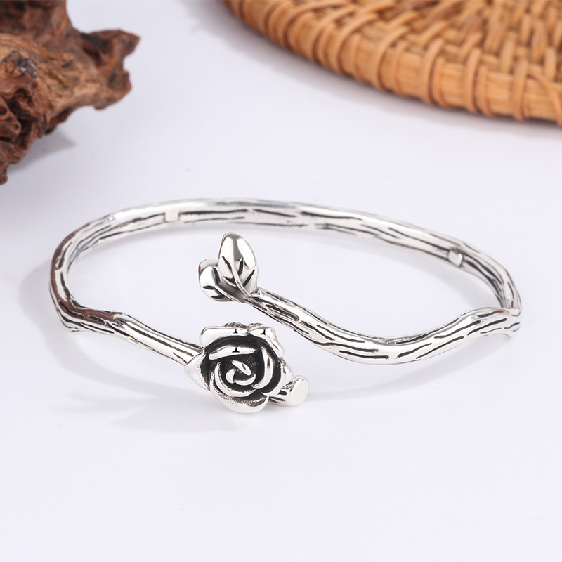 Retro fashionable elegant small design trend bracelet
