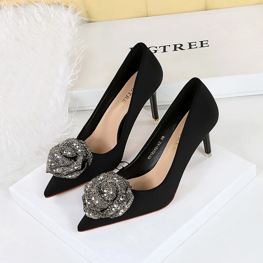 Women's shoes fine heels high heels satin shallow mouth pointed point rhinester flower single shoes_voghion.com