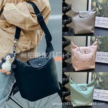 法国新款龙镶竖版hobo腋下包牛皮包托特包单肩手提包通勤斜挎包潮