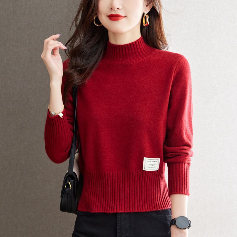 Short winter retro knitted sweater
