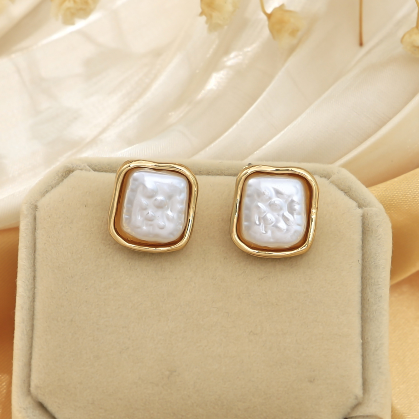 Venta caliente transfronteriza europea y americana, conjunto de anillos de collar, pendientes de moda de perlas del sexo opuesto, pendientes de mujer de alta calidad