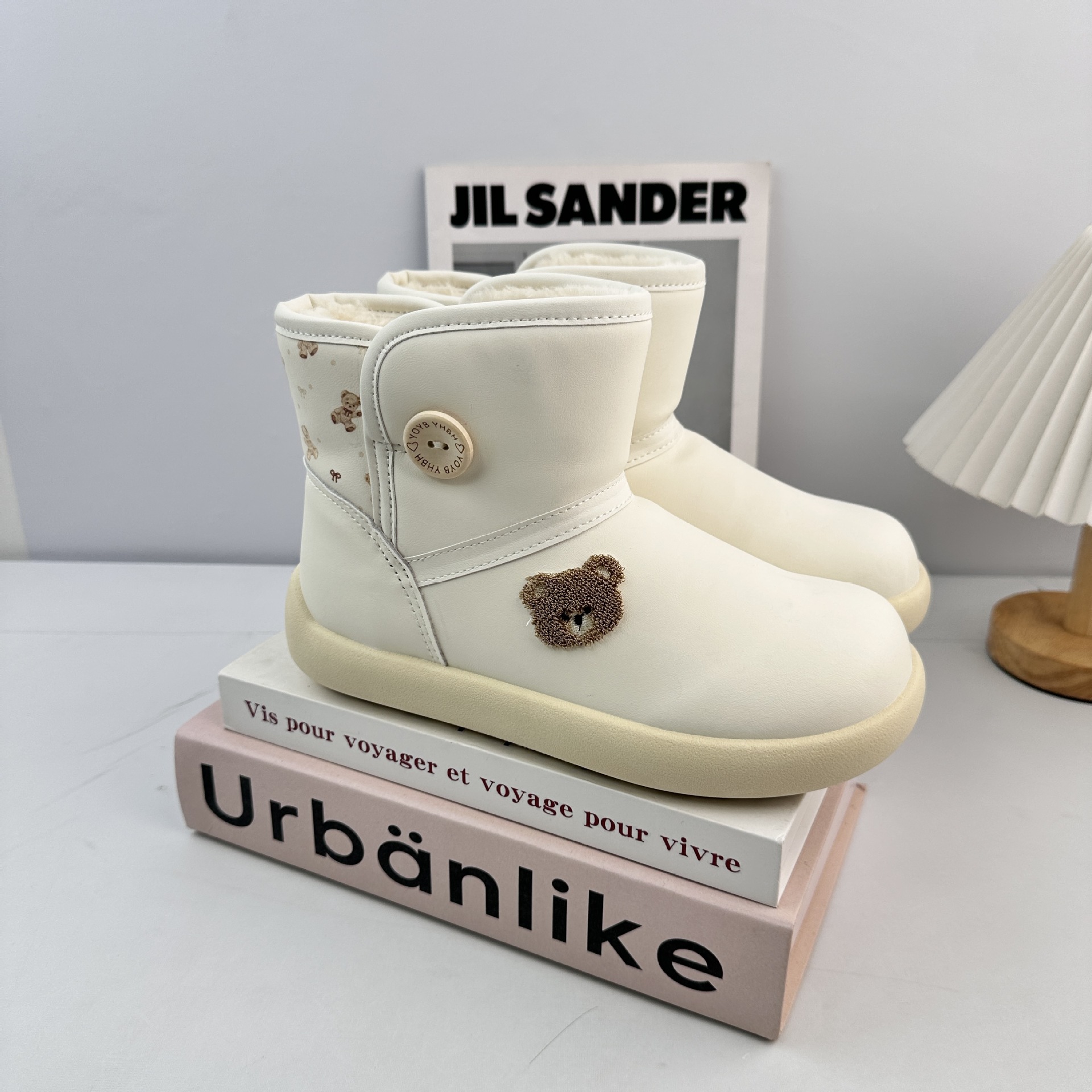 Zapatos de nieve de invierno de larga onda para mujeres 2025 nuevos zapatos de algodón de estilo coreano ligero y cálido con una base plana gruesa