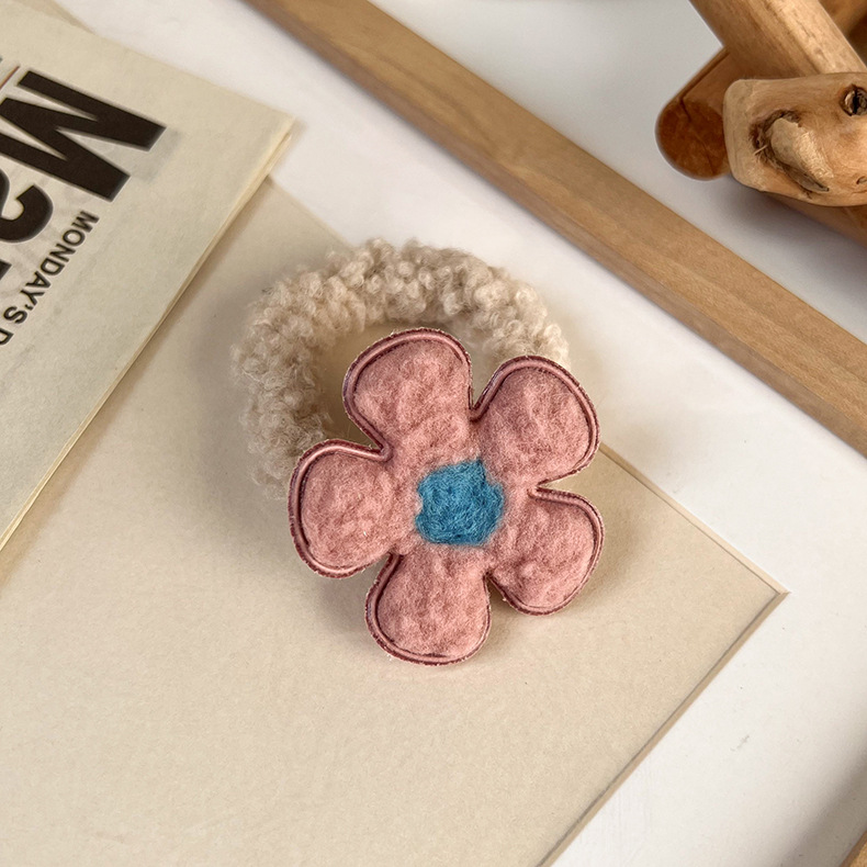 Autumn And Winter New Color Lamb Hair Flower Hair Ring Cute Ball Head Sweet Hair Accessories Plush Rubber Band display picture 7