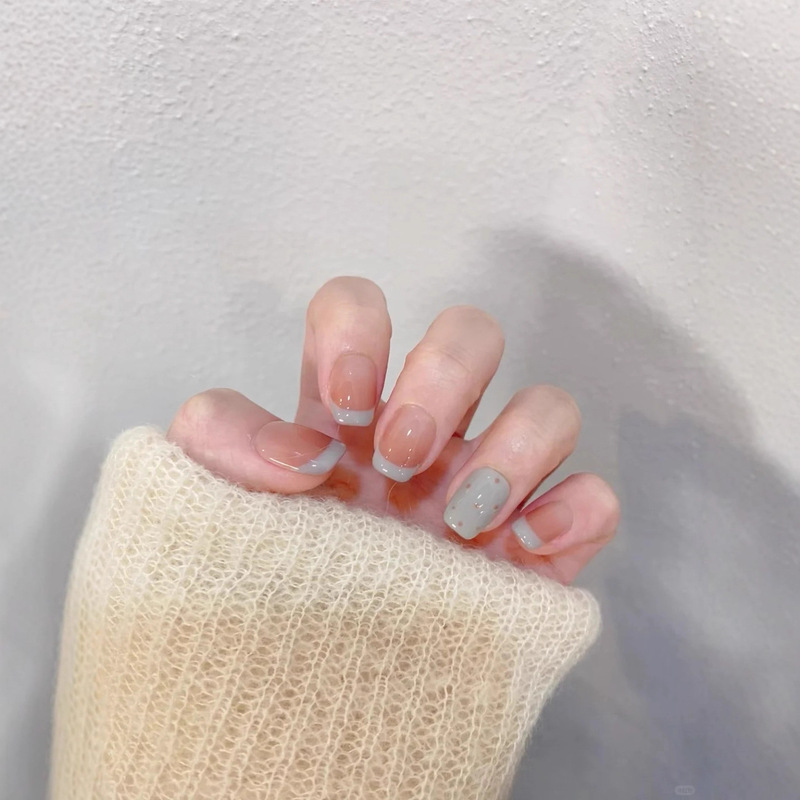 Ice-Transparent Gray Pure Handmade Wearable French Nude Color Whitening Elegant Champagne Fine Glitter Short Style Classy Manicure Patch New