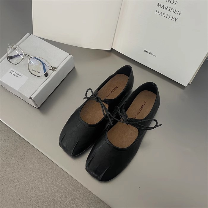 女性のための多用途メリージェーンシューズ 2025 春の新作ラウンドトゥフラットバレエシューズ浅い口のシングルシューズトレンディ|undefined