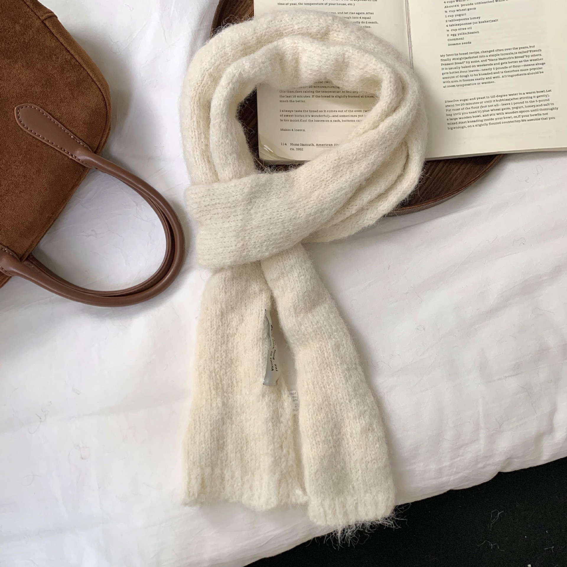 Bufandas de otoño y invierno sensación de atmósfera nuevo estilo coreano variante suave dulce sólido bufandas pegajosas delgadas calentamiento del collar