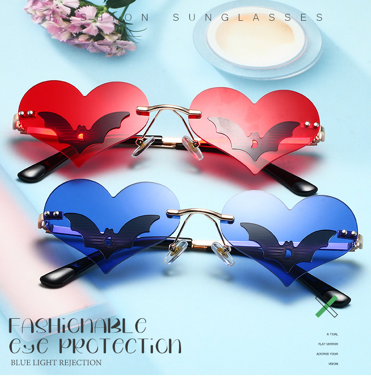 36g Weight Frameless Glasses Structure Sunglasses Classification PC, UV400 Protection Lens Material Special-Shaped Mirror Glasses Style Daily, Street Occasion Halloween Festival Heart Shape, Bat Pattern Unisex Gender Streetwear Style Black Color Streetwear Heart Shape Bat PC UV400 Protection Special-Shaped Mirror Frameless Women's Sunglasses 无