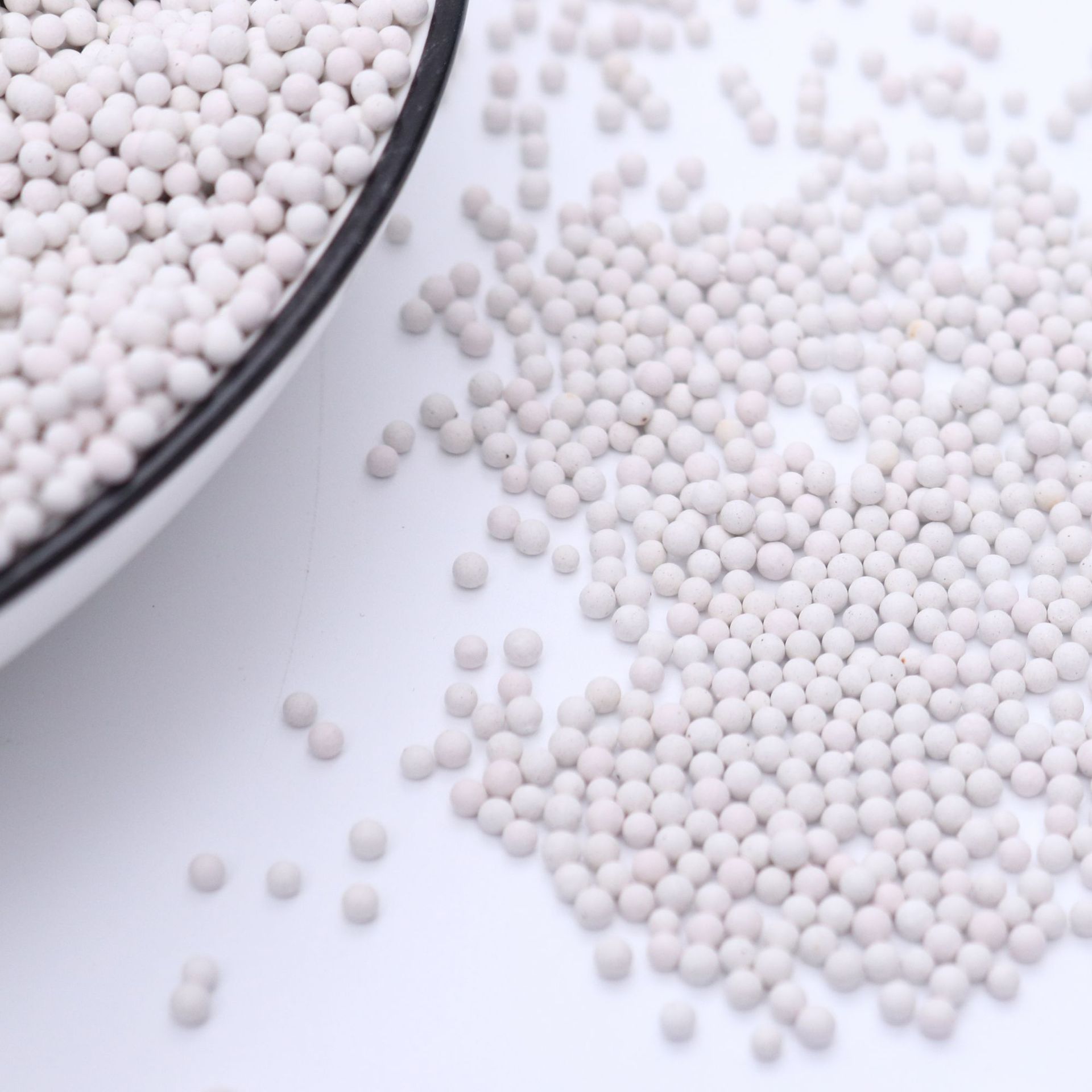 床垫沙发垫坐垫填充陶瓷颗粒 枕头功能球 填充负2~3mm离子陶瓷球