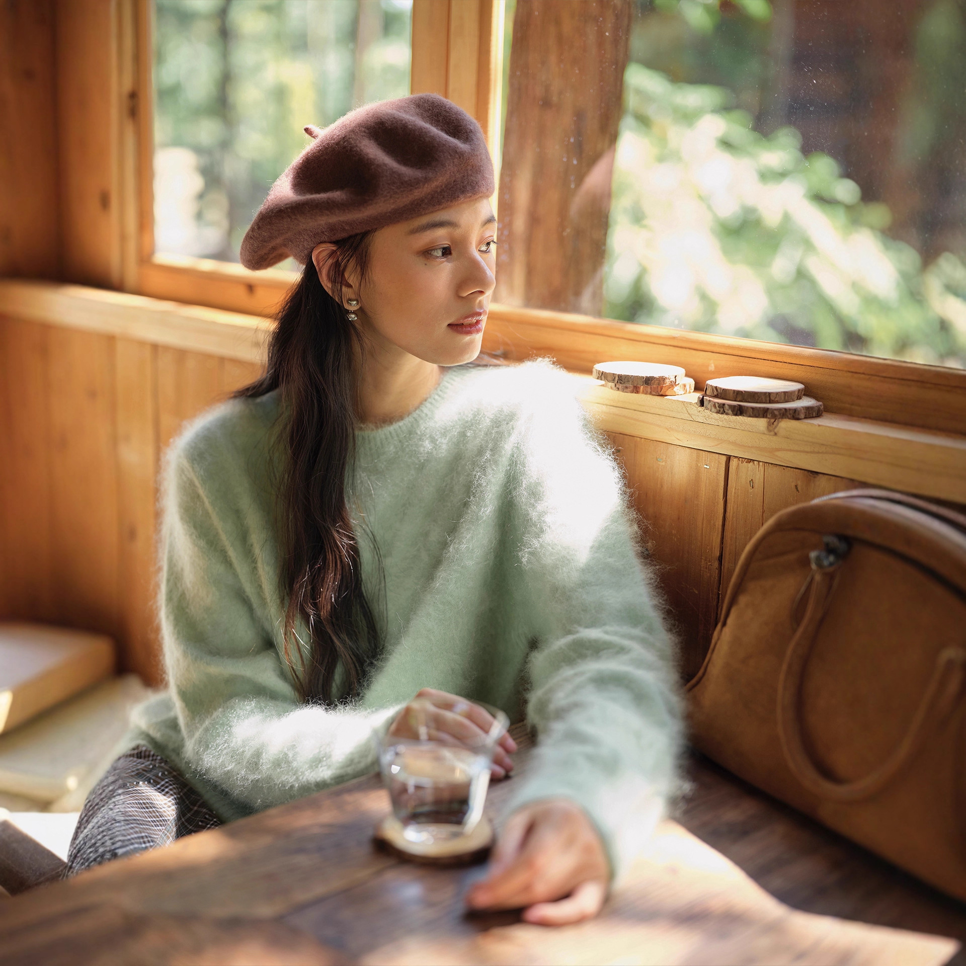 上海单农针织/云雾感水洗拉绒技术_宽松圆领上衣羊毛羊绒毛衣女