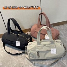 同款桶型行李包通勤包大容量单肩斜挎健身旅行包运动健身拉链手提