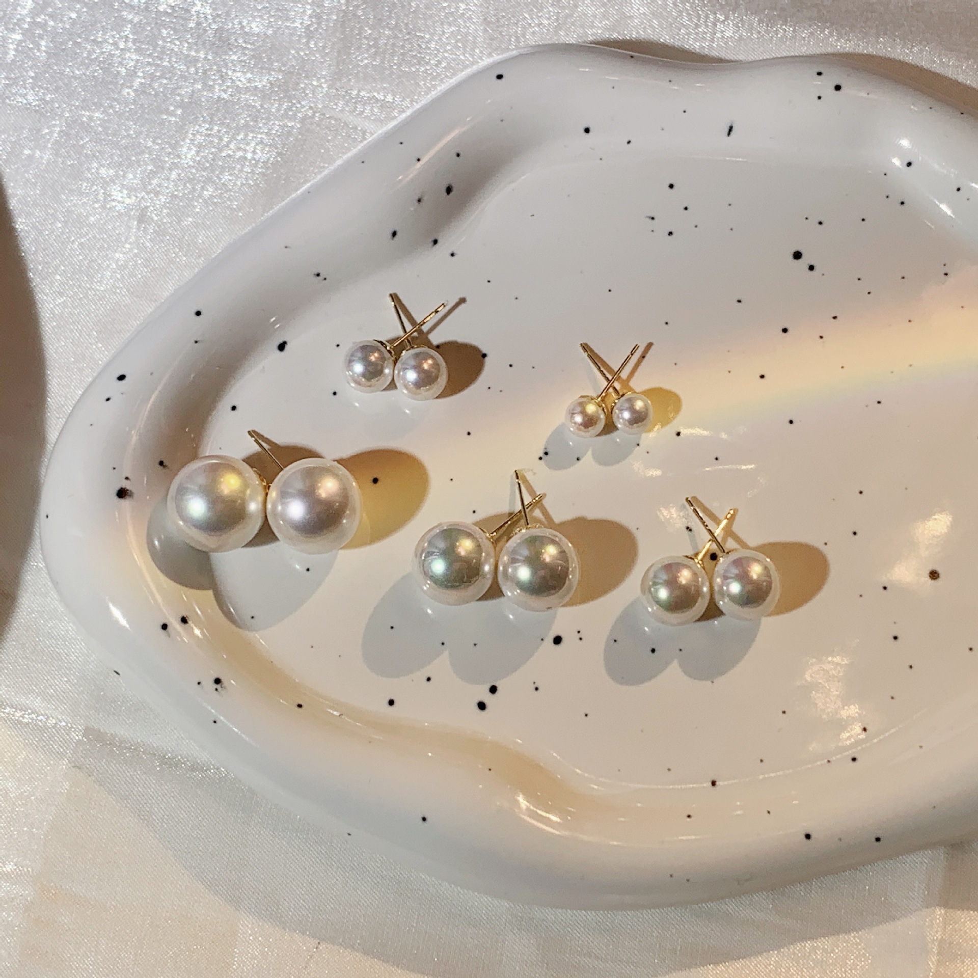 1 Pair Elegant Retro Geometric Imitation Pearl Ear Studs display picture 1