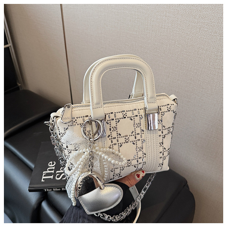Summer bag: Women's niche design denim blue hot diamond handbag, 2025 new style bow single-shoulder crossbody bag undefined