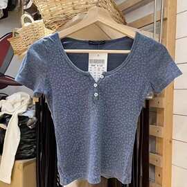 Brandy Material 美式复古蓝色碎花三粒扣短袖T恤圆领显瘦上衣女