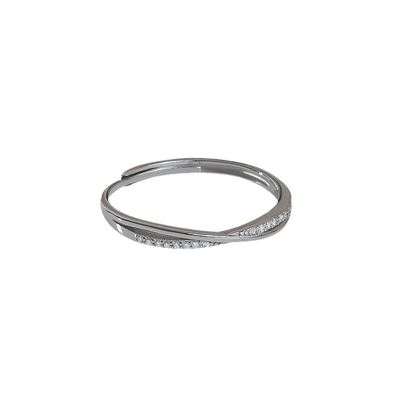 Anello scintillante da donna, realizzato con romanticismo. Elegante e comodo, progettato per esaltare il tuo fascino. Un gioiello discreto ma splendido per gli appuntamenti._voghion.com