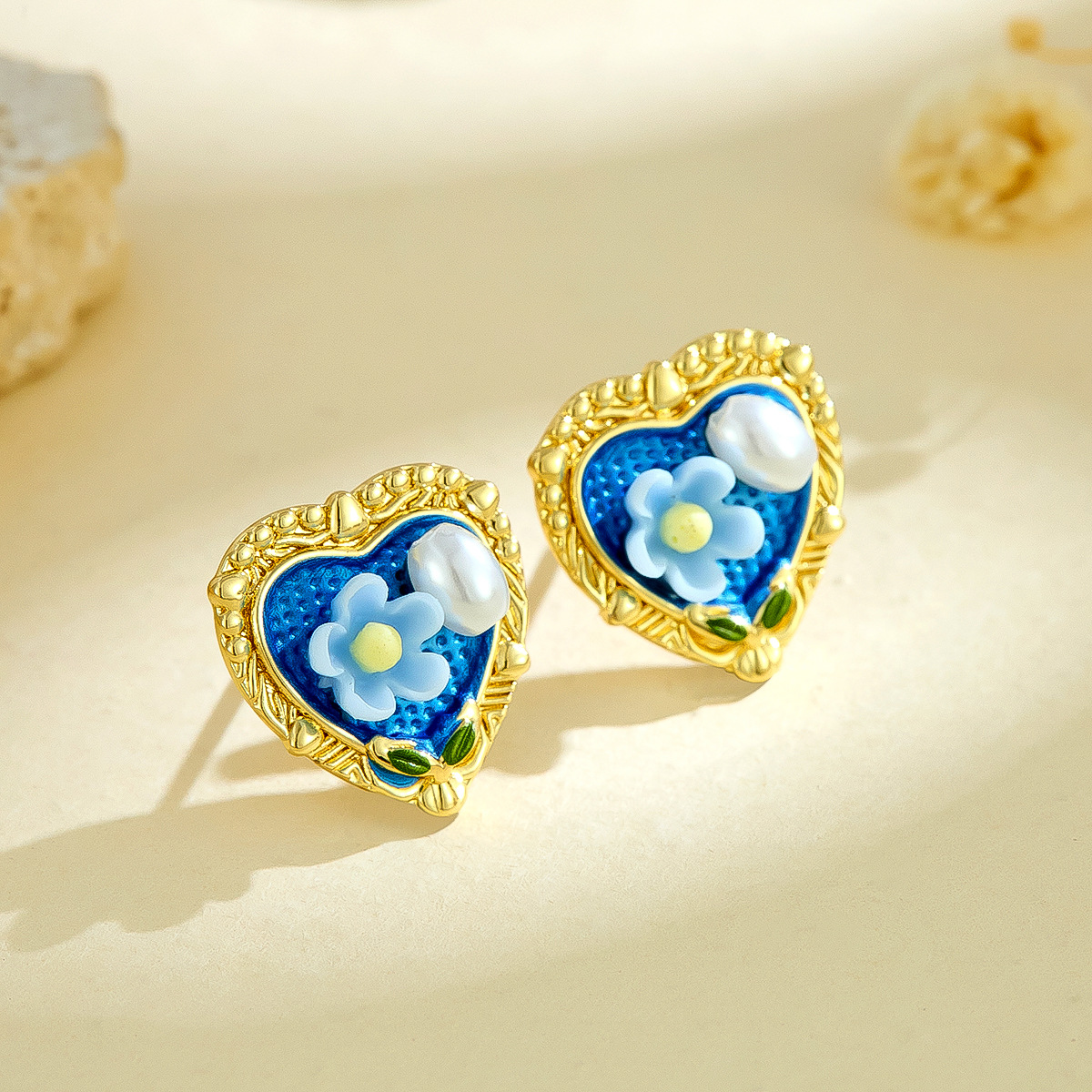 Pintura al óleo retro literaria, estilo melocotón, flor de corazón, pendientes de perlas, lujo ligero femenino, elegante, tendencia de moda exquisita, pendientes de todo fósforo