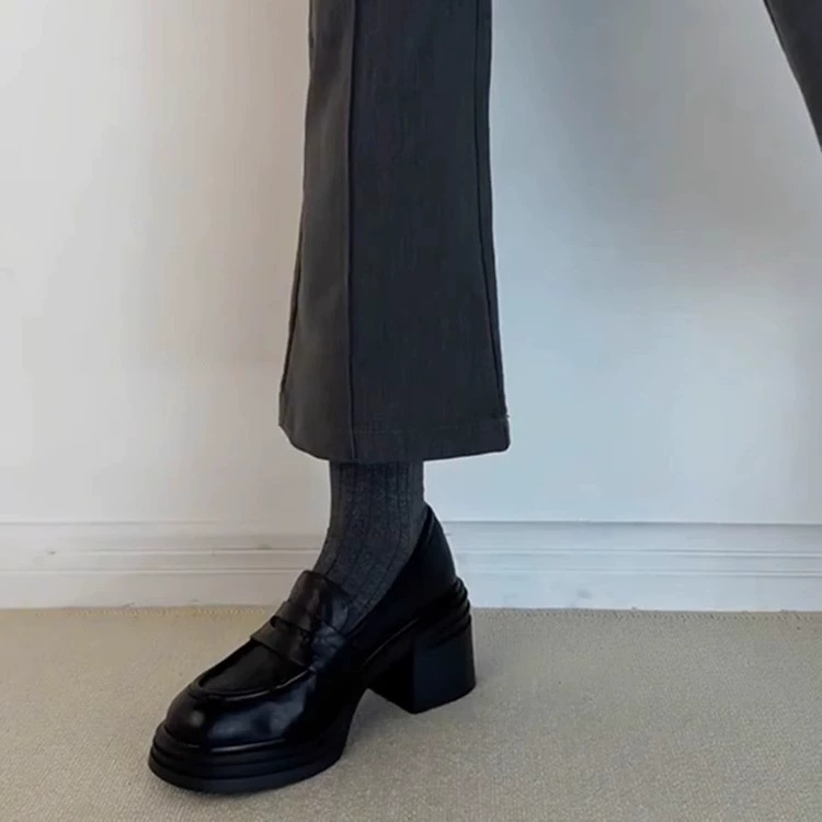 Версия из овчины ~ Туфли на высоком каблуке с круглой головкой Lefu