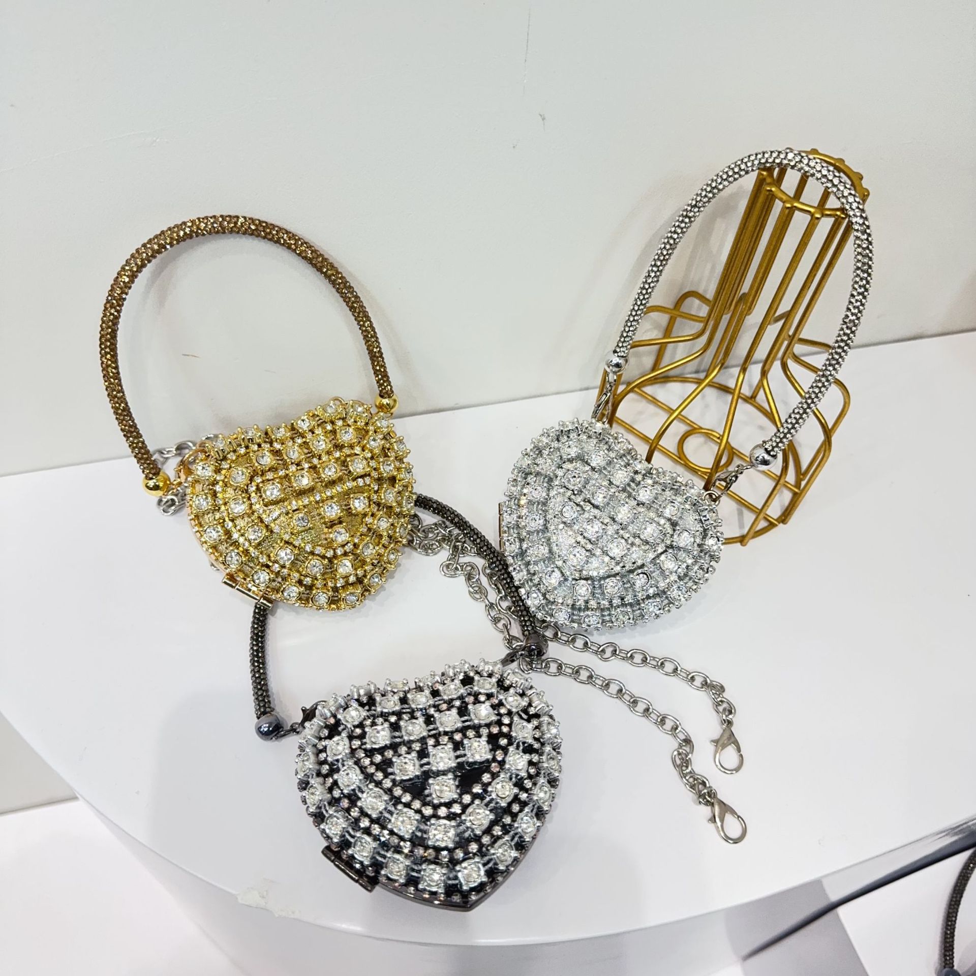 240g Weight Magnetic Buckle Closure Type Single Shoulder Strap Strap Type Shoulder Bag Bags Type Party Occasion Acrylic Material Women's Backpack Backpack Heart Shape Pattern All Seasons Season Women's Gender Elegant Style Heart-shaped Shape Arylic Heart Shape Heart-shaped Evening Bags 5