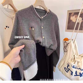 韩版爱心刺绣圆领针织开衫女秋冬宽松百搭针织衫毛衣打底外套羊绒