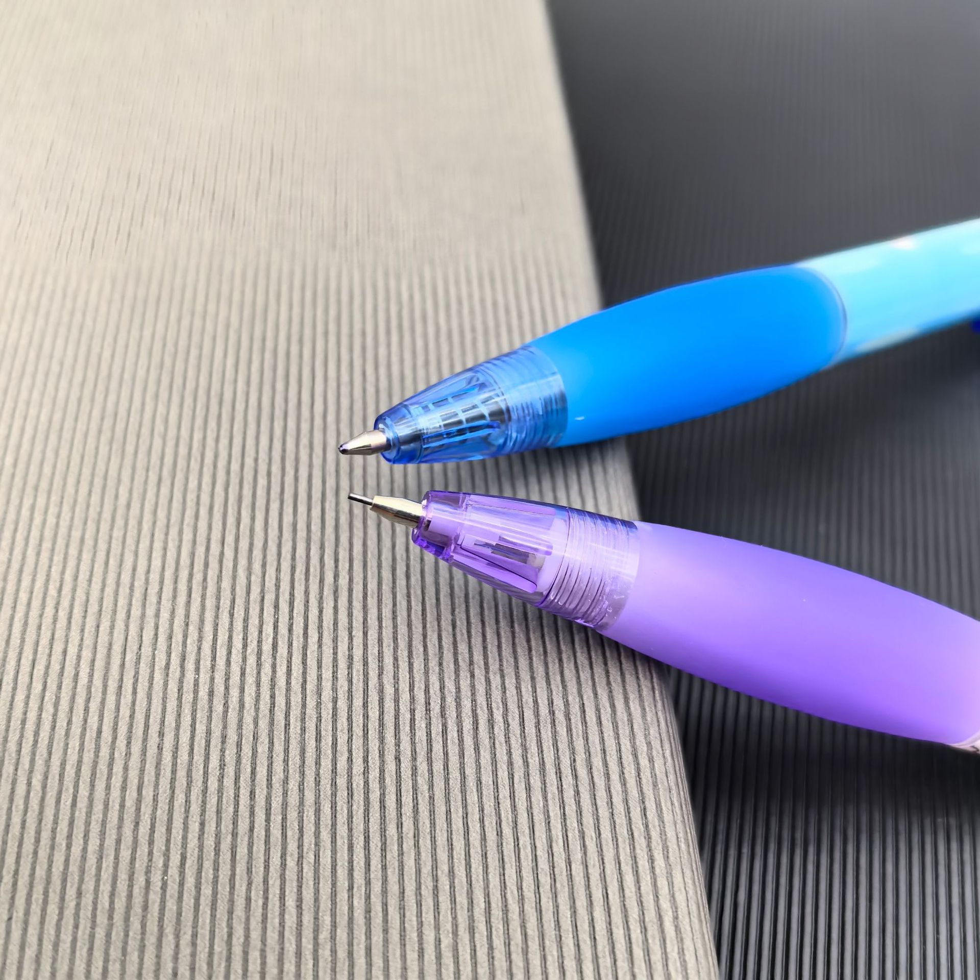 Japón y Corea del Sur venta caliente dibujos animados bolígrafo personalizado bolígrafo de transferencia de calor reemplazable bolígrafo de película encantador