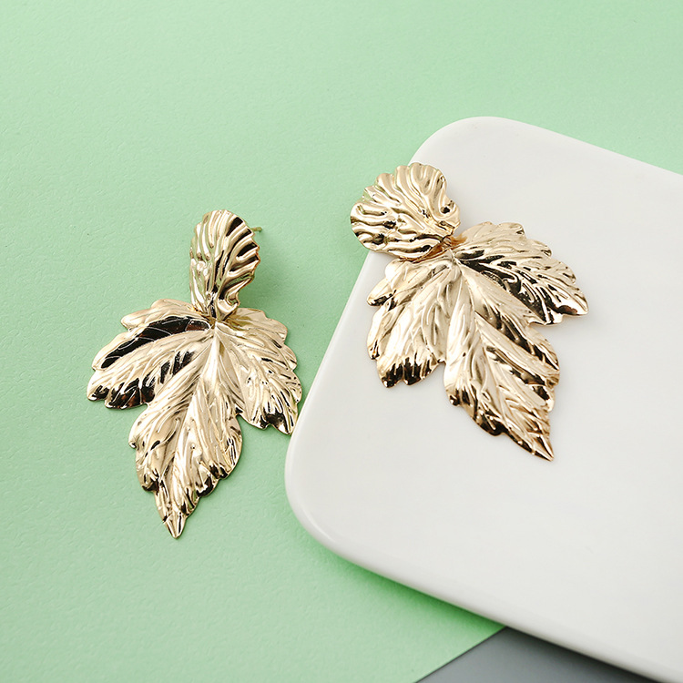 Simple Fashion Exaggerated Metal Leaf Alloy Earrings display picture 5