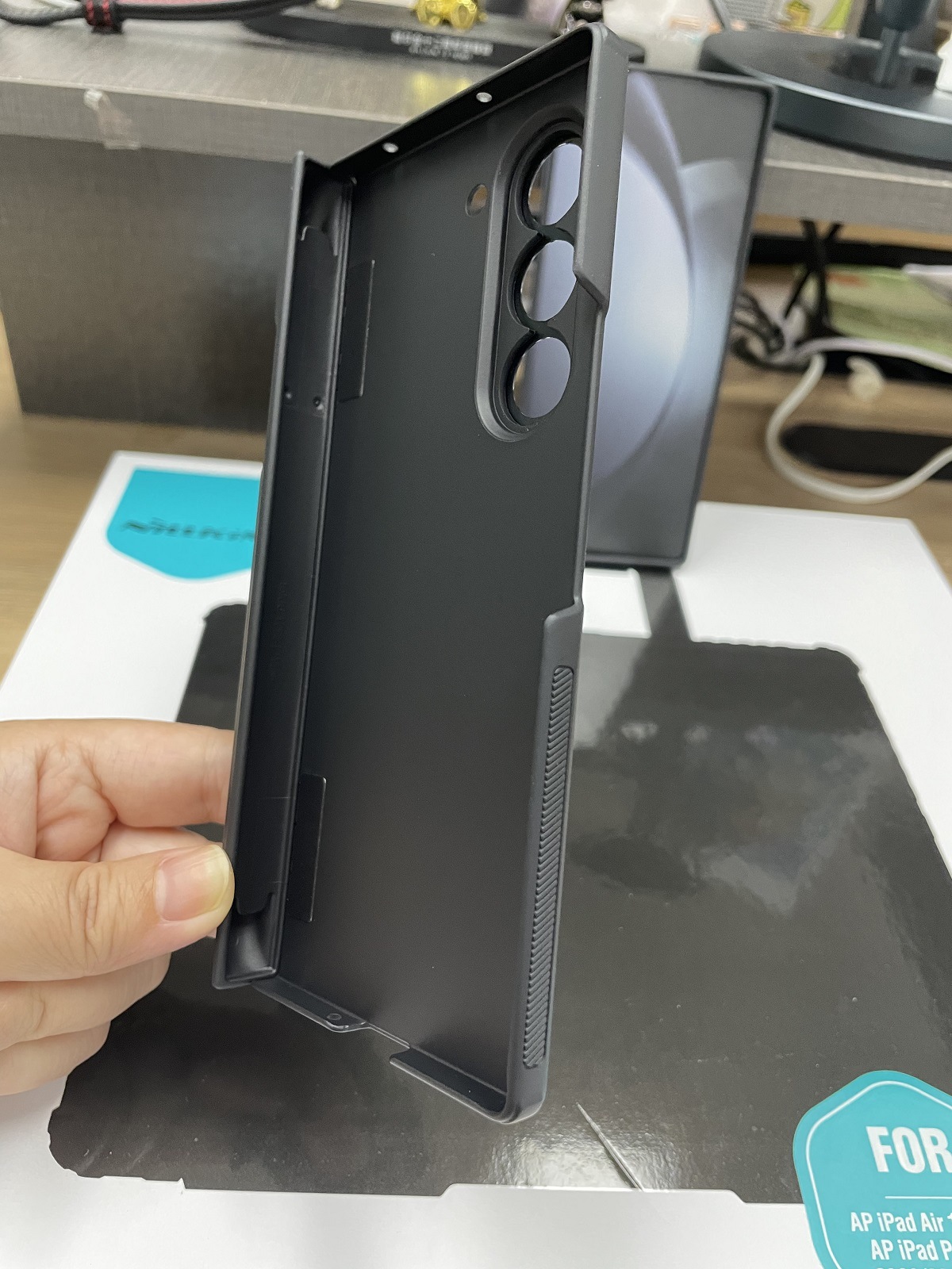 Ốp lưng Nillkin cho Samsung Z Fold 6 5G, vỏ bảo vệ mờ có khe cắm bút — Tấm chắn mờ FOLD (kiểu ống đựng bút) màu đen, Lá chắn mờ FOLD (kiểu ống đựng bút) màu xanh lam, Lá chắn mờ FOLD (kiểu ống đựng bút) màu xanh lá cây, Phiên bản đặc biệt không làm chi tiết 16