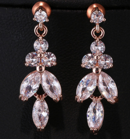 Moda europea y americana simple temperamento largo caballo ojo gota de agua ZIRCON platino collar pendientes joyería traje nupcial Accesorios