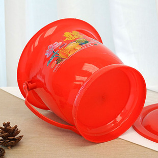 Wedding Plastic Spittoon Red Thickened Handle with Lid Heirloom Bucket Wedding Dowry Adult Toilet Chamber Pot
