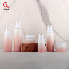 �S�ҹ���32��K�z�ֿ��ڇ��F����Һƿ���yƷˬ�wˮ�������b���^ƿ