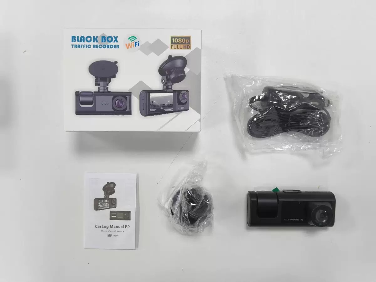 Cross-Border 3-Lens Video Driving Recorder, High-Definition 1080P, Simultaneous Recording of Front, Interior, and Rear of the Vehicle, Multi-Language Support
