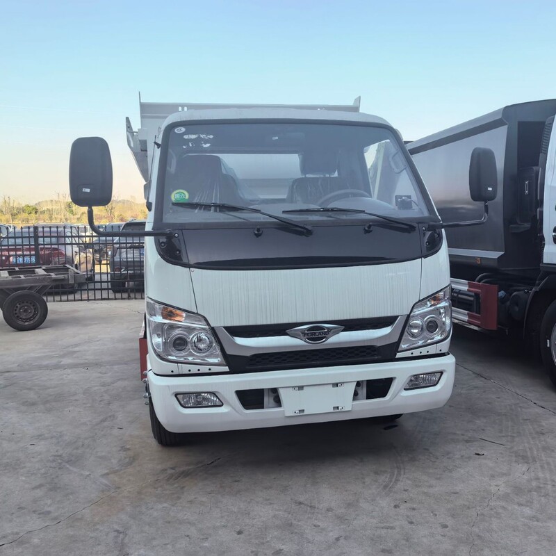 Dongfeng 12-Ton Compression Garbage Truck Can Enter Basements, Specially Designed for Residential Property Management, Blue Brand, Direct Supply from the Manufacturer, with Trash Cans