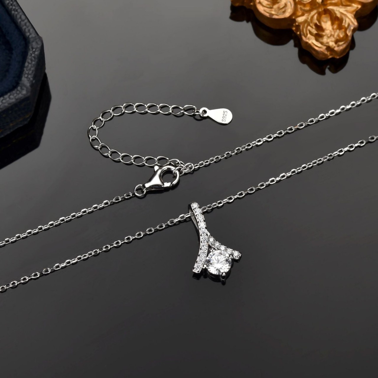 Moissanite S925 Sterling Silver Necklace for Women, Light Luxury and High-End Feel, One Carat, Factory Live Broadcast, Cross-Border Wholesale and Dropshipping