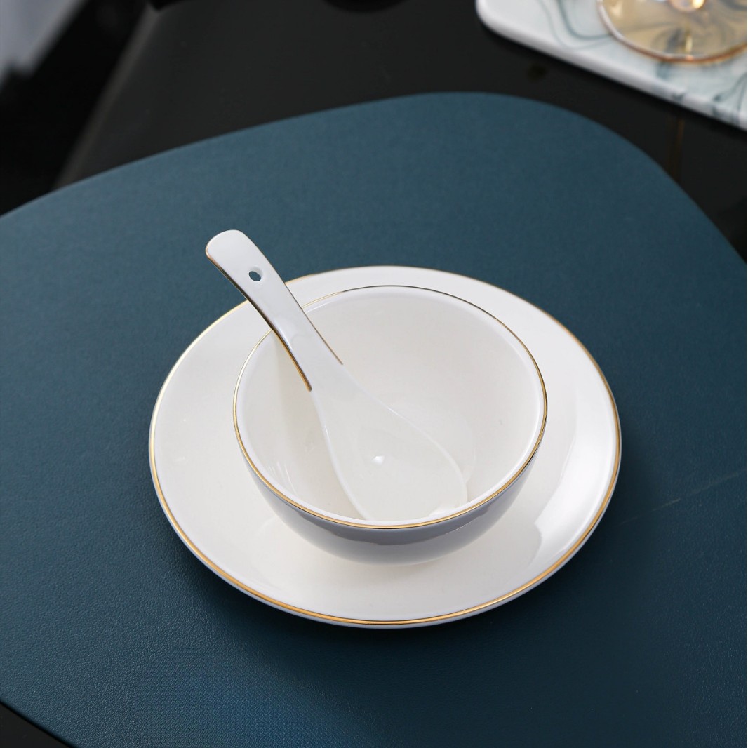 Four-piece gold-rimmed straight bowl setting set