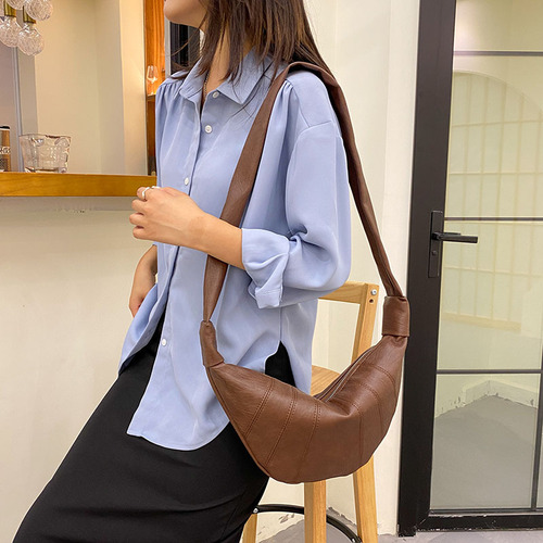 Dumpling bag women's new retro single shoulder crossbody waist bag Korean version simple PU large capacity lem croissant chest bag