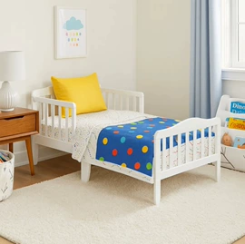 婴儿床;儿童桌椅;儿童凳