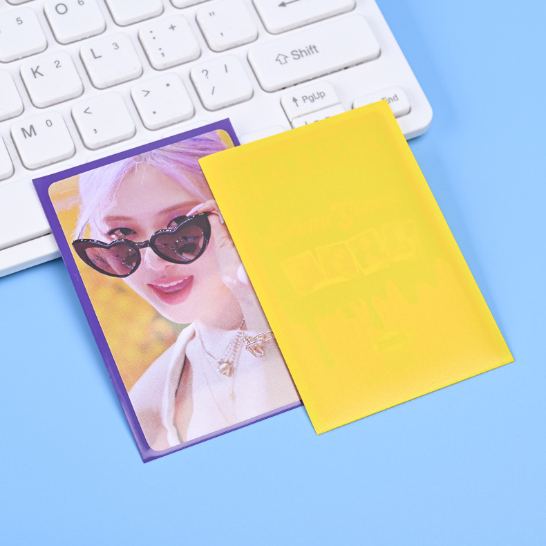 Venta al por mayor láser esmerilado estrellado 20 película de tarjeta de dos capas de seda tarjeta pequeña de doble capa cubierta de la tarjeta de película cubierta protectora de color transparente