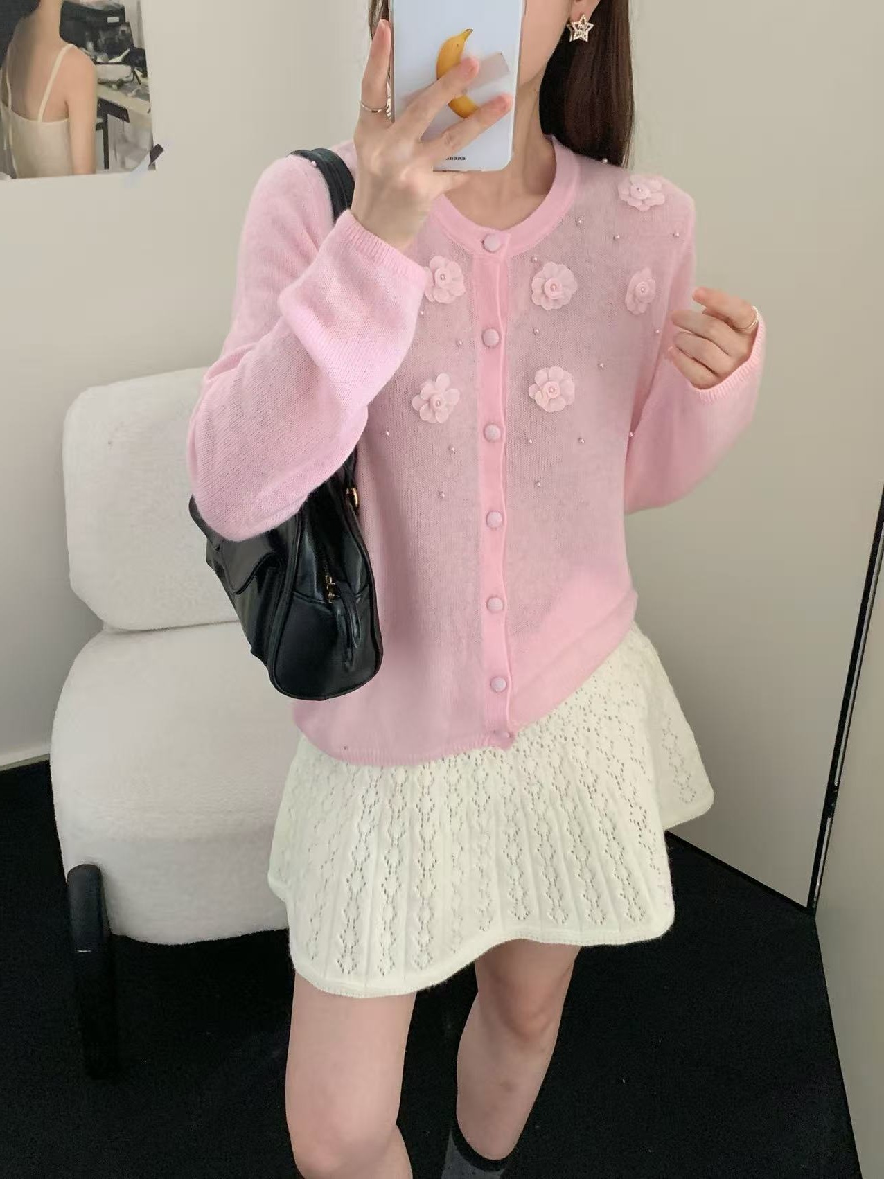 Amanda2025女秋YR时尚百搭圆领立体花朵针织开衫宽松显瘦毛衣