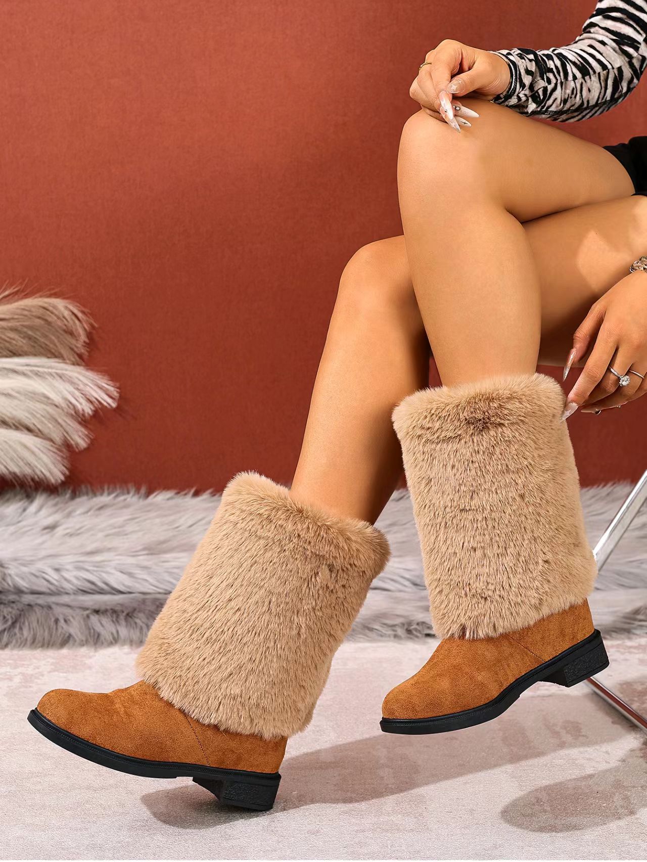 Botas de neve para mulher em camurça forradas com lã quente_voghion.com