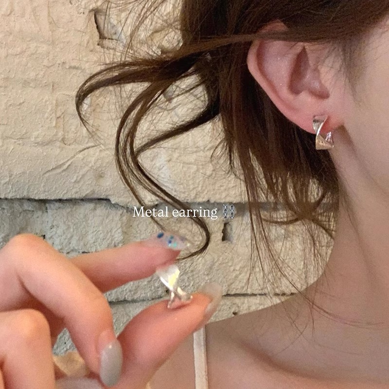 法式银色拉丝扭扭缠绕耳环女耳圈耳扣轻奢高级感气质大气耳钉耳饰|undefined