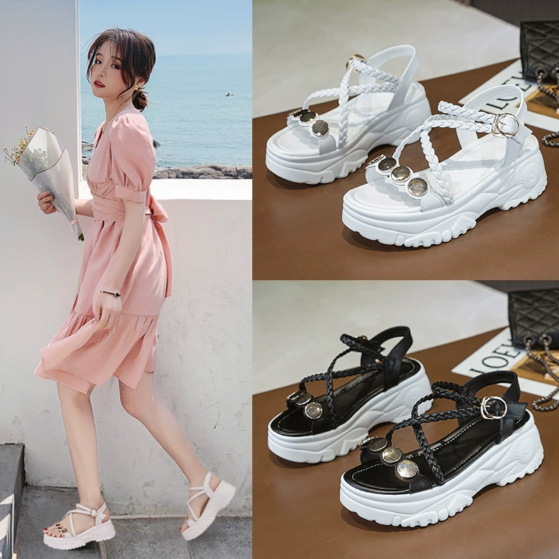 Женские сандалии на толстой подошве Design Sense, увеличивающие рост, Новое поступление на 2023 год, летняя модная универсальная обувь Mooncake ins, модная кожаная женская обувь