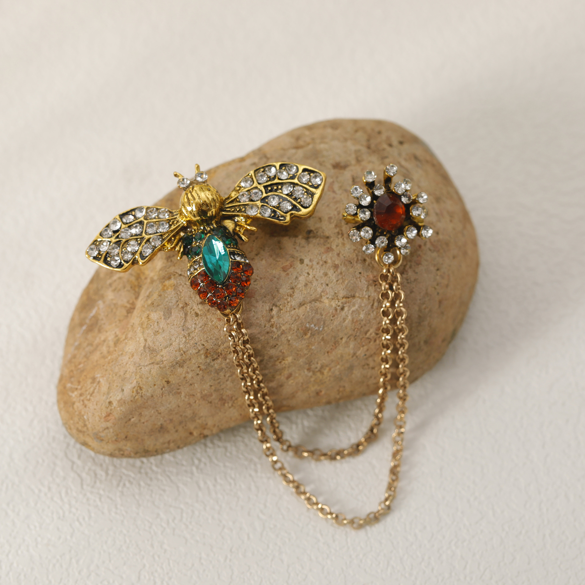 꿀벌-오래 된 빈티지 체인