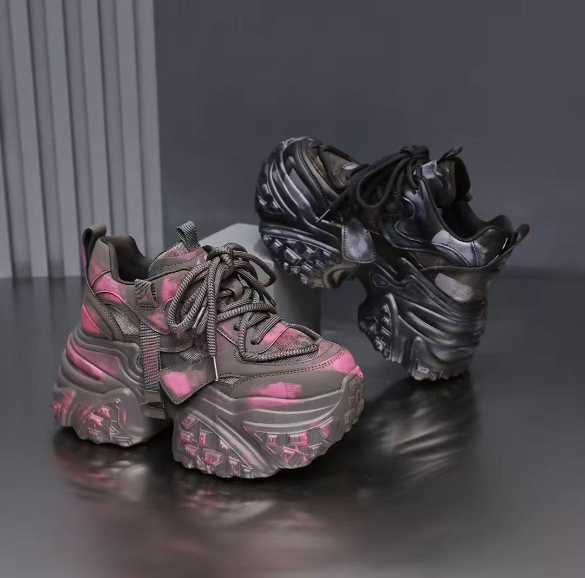 Women's Height-Increasing Thick-Soled Dad 2026 Spring/Summer New Gradient Color Vintage Style High-End Sports Casual_vogvips.com